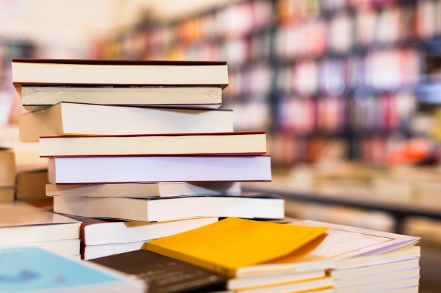 Choosing the Right English Novels for Students: Tips for Educators and Parents